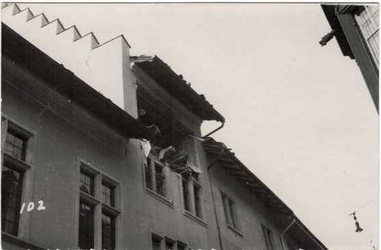 <p>Schaffhausen Bombardierung 1. April 1944 , Foto Nr.102  , Karte Top Zustand</p>